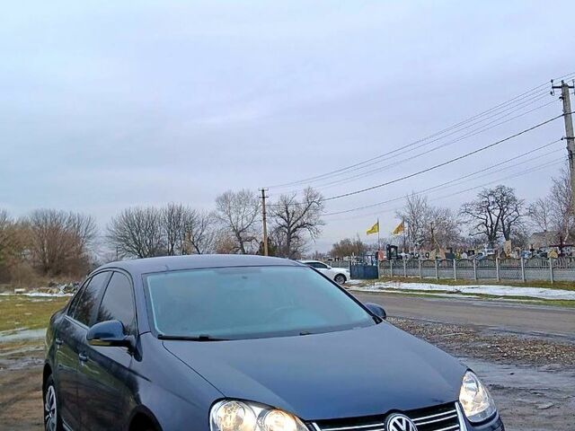 Синий Фольксваген Джетта, объемом двигателя 1.6 л и пробегом 300 тыс. км за 4800 $, фото 1 на Automoto.ua