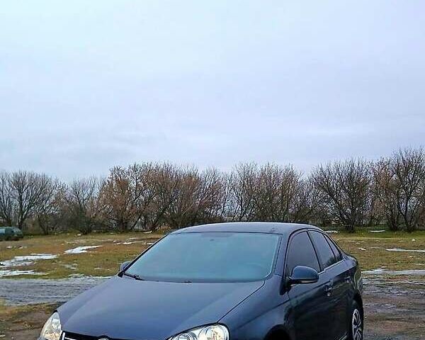 Синий Фольксваген Джетта, объемом двигателя 1.6 л и пробегом 300 тыс. км за 4800 $, фото 1 на Automoto.ua