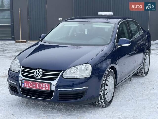 Синій Фольксваген Джетта, об'ємом двигуна 1.6 л та пробігом 235 тис. км за 5600 $, фото 1 на Automoto.ua