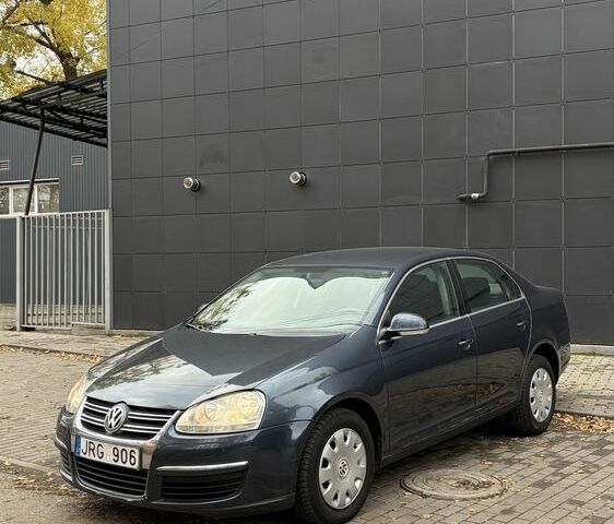 Синій Фольксваген Джетта, об'ємом двигуна 2 л та пробігом 300 тис. км за 3300 $, фото 1 на Automoto.ua