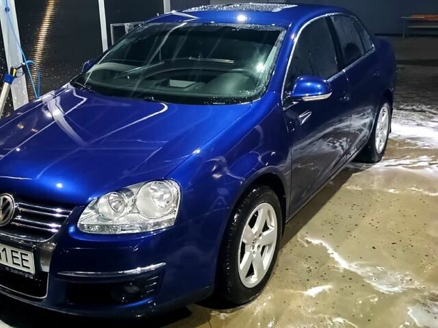 Синій Фольксваген Джетта, об'ємом двигуна 1.6 л та пробігом 23000 тис. км за 5600 $, фото 1 на Automoto.ua