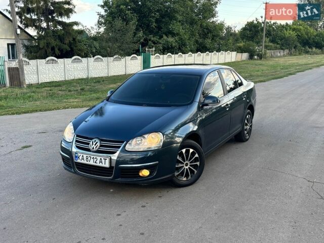 Синій Фольксваген Джетта, об'ємом двигуна 1.6 л та пробігом 260 тис. км за 3999 $, фото 1 на Automoto.ua