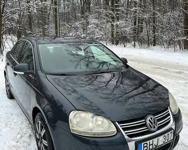 Синий Фольксваген Джетта, объемом двигателя 1.6 л и пробегом 204 тыс. км за 2499 $, фото 1 на Automoto.ua