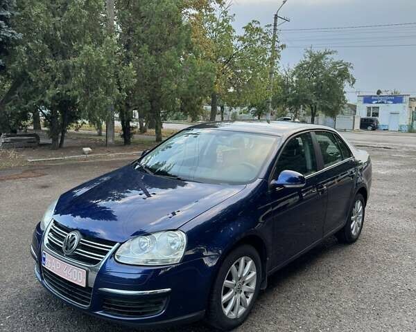 Синий Фольксваген Джетта, объемом двигателя 1.6 л и пробегом 206 тыс. км за 5900 $, фото 1 на Automoto.ua