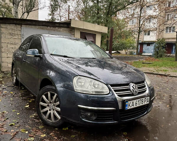 Синій Фольксваген Джетта, об'ємом двигуна 1.6 л та пробігом 345 тис. км за 5499 $, фото 1 на Automoto.ua