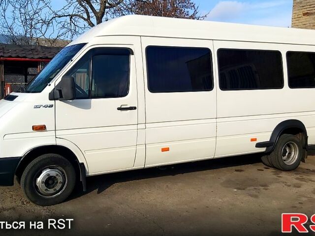 Белый Фольксваген ЛТ, объемом двигателя 2.8 л и пробегом 300 тыс. км за 10800 $, фото 1 на Automoto.ua