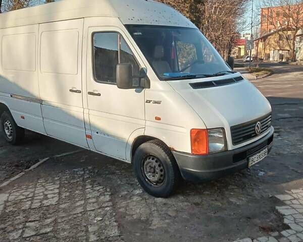 Белый Фольксваген ЛТ, объемом двигателя 2.46 л и пробегом 570 тыс. км за 5400 $, фото 1 на Automoto.ua
