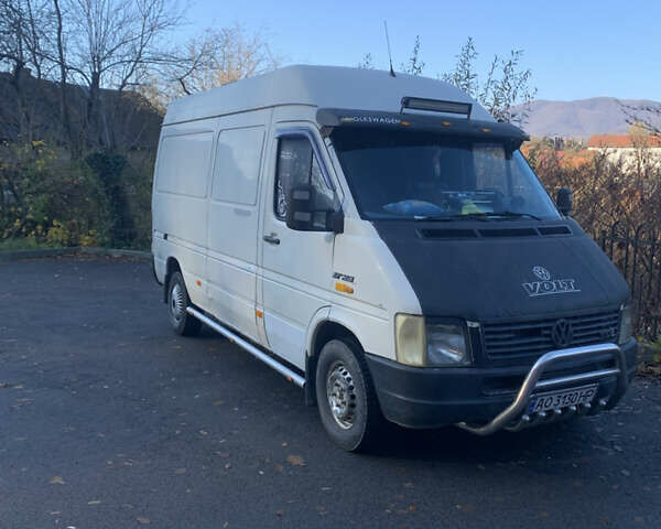 Белый Фольксваген ЛТ, объемом двигателя 2.5 л и пробегом 340 тыс. км за 5150 $, фото 1 на Automoto.ua