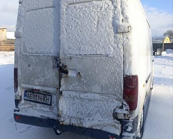 Белый Фольксваген ЛТ, объемом двигателя 2.5 л и пробегом 500 тыс. км за 3500 $, фото 1 на Automoto.ua