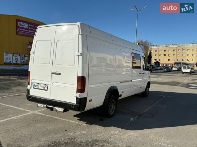 Білий Фольксваген ЛТ, об'ємом двигуна 2.8 л та пробігом 300 тис. км за 11700 $, фото 1 на Automoto.ua