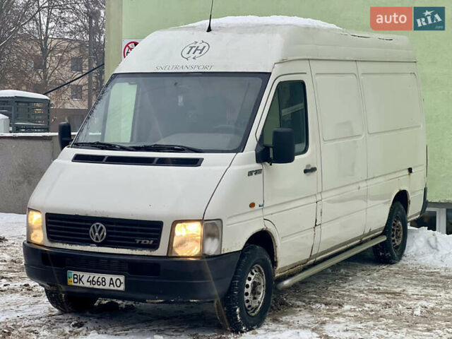 Белый Фольксваген ЛТ, объемом двигателя 2.5 л и пробегом 600 тыс. км за 6500 $, фото 1 на Automoto.ua