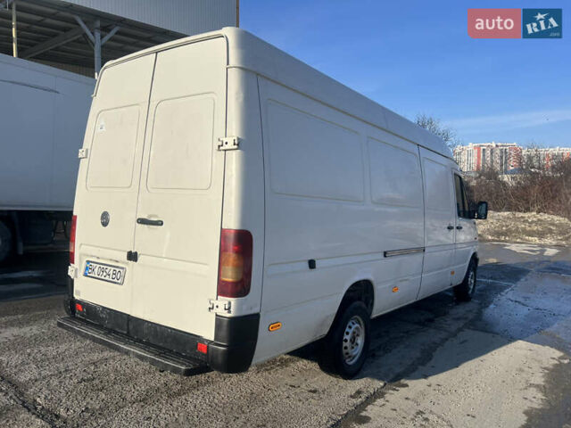 Белый Фольксваген ЛТ, объемом двигателя 2.5 л и пробегом 416 тыс. км за 8000 $, фото 1 на Automoto.ua