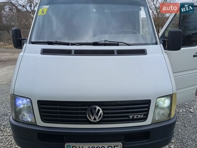 Белый Фольксваген ЛТ, объемом двигателя 2.5 л и пробегом 320 тыс. км за 12600 $, фото 1 на Automoto.ua