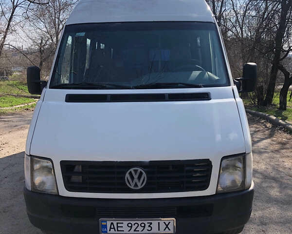Белый Фольксваген ЛТ, объемом двигателя 2.5 л и пробегом 200 тыс. км за 7700 $, фото 1 на Automoto.ua