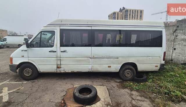 Белый Фольксваген ЛТ, объемом двигателя 2.5 л и пробегом 400 тыс. км за 5000 $, фото 1 на Automoto.ua