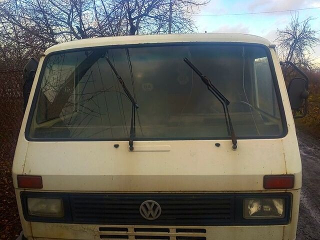 Белый Фольксваген ЛТ, объемом двигателя 2.4 л и пробегом 500 тыс. км за 1500 $, фото 1 на Automoto.ua