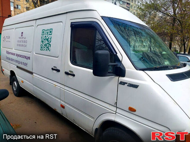 Белый Фольксваген ЛТ, объемом двигателя 2.5 л и пробегом 390 тыс. км за 6500 $, фото 1 на Automoto.ua