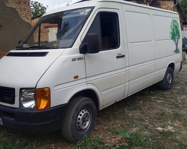 Белый Фольксваген ЛТ, объемом двигателя 0 л и пробегом 490 тыс. км за 6500 $, фото 1 на Automoto.ua