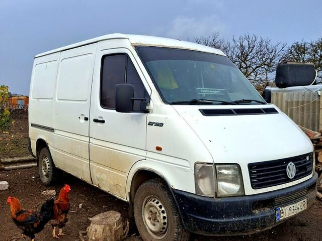 Белый Фольксваген ЛТ, объемом двигателя 2.5 л и пробегом 300 тыс. км за 3800 $, фото 1 на Automoto.ua