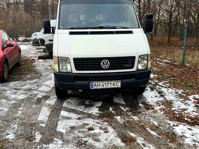 Белый Фольксваген ЛТ, объемом двигателя 2.5 л и пробегом 400 тыс. км за 5500 $, фото 1 на Automoto.ua
