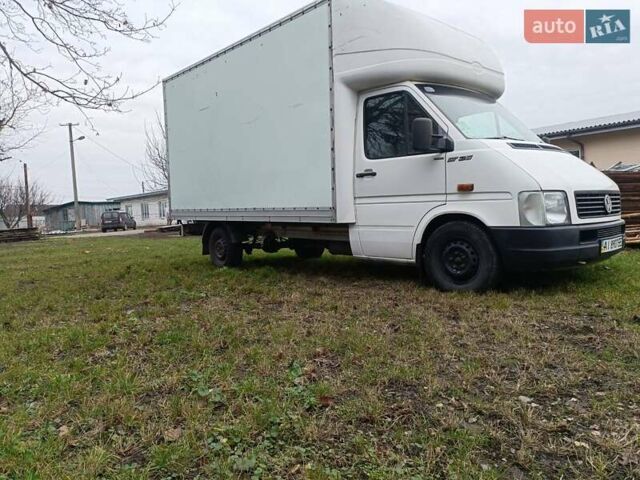 Белый Фольксваген ЛТ, объемом двигателя 2.46 л и пробегом 220 тыс. км за 10500 $, фото 1 на Automoto.ua