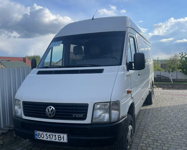 Белый Фольксваген ЛТ, объемом двигателя 2.46 л и пробегом 100 тыс. км за 14000 $, фото 1 на Automoto.ua