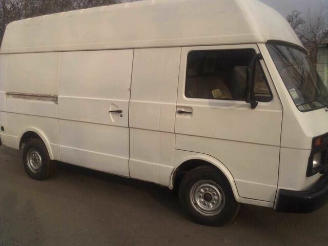 Белый Фольксваген ЛТ, объемом двигателя 2.4 л и пробегом 280 тыс. км за 2200 $, фото 1 на Automoto.ua