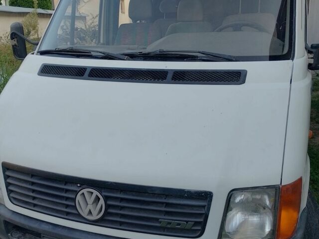 Белый Фольксваген ЛТ, объемом двигателя 2.5 л и пробегом 712 тыс. км за 4700 $, фото 1 на Automoto.ua