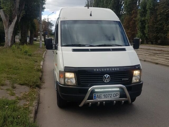 Белый Фольксваген ЛТ, объемом двигателя 2.5 л и пробегом 157 тыс. км за 7999 $, фото 1 на Automoto.ua