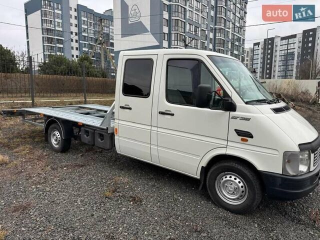 Белый Фольксваген ЛТ, объемом двигателя 2.46 л и пробегом 260 тыс. км за 13500 $, фото 1 на Automoto.ua