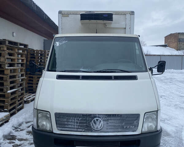 Белый Фольксваген ЛТ, объемом двигателя 2.5 л и пробегом 608 тыс. км за 11000 $, фото 1 на Automoto.ua