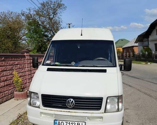 Білий Фольксваген ЛТ, об'ємом двигуна 2.5 л та пробігом 150 тис. км за 8000 $, фото 1 на Automoto.ua