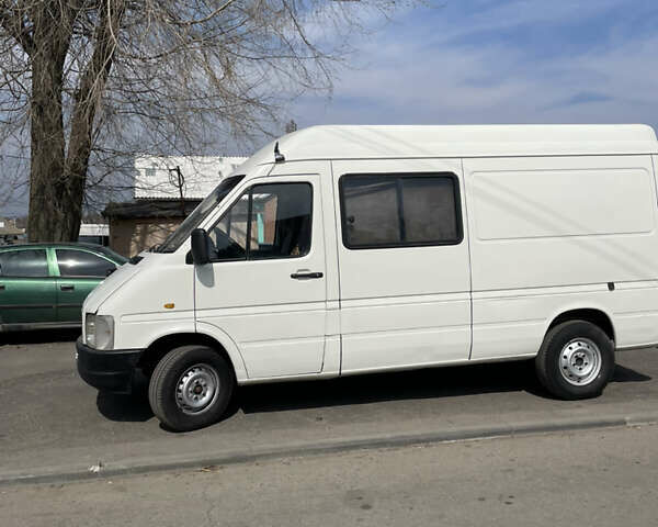 Белый Фольксваген ЛТ, объемом двигателя 2.34 л и пробегом 300 тыс. км за 5500 $, фото 1 на Automoto.ua