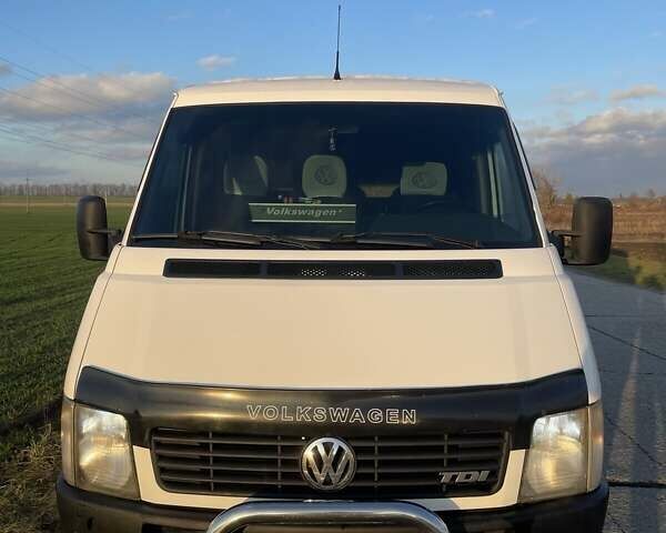 Белый Фольксваген ЛТ, объемом двигателя 2.46 л и пробегом 467 тыс. км за 10000 $, фото 1 на Automoto.ua