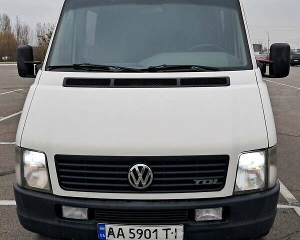 Белый Фольксваген ЛТ, объемом двигателя 2.46 л и пробегом 297 тыс. км за 9000 $, фото 1 на Automoto.ua