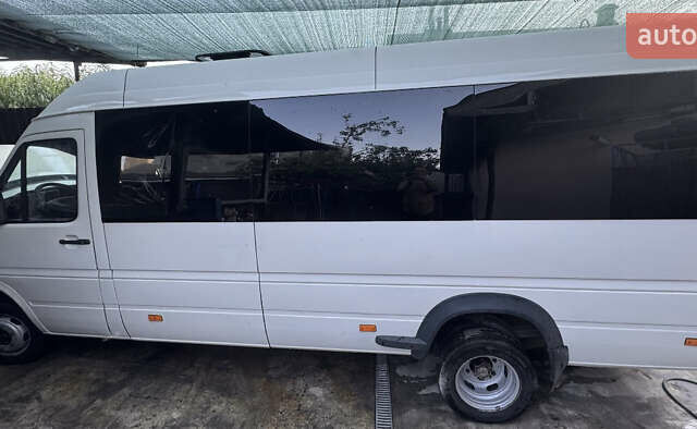 Белый Фольксваген ЛТ, объемом двигателя 2.46 л и пробегом 495 тыс. км за 8300 $, фото 1 на Automoto.ua