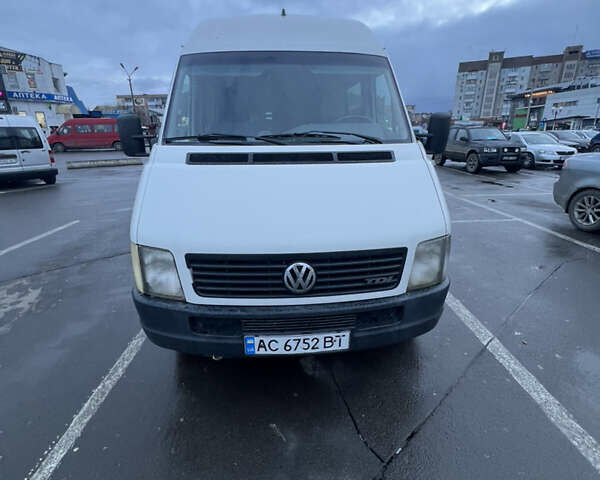 Белый Фольксваген ЛТ, объемом двигателя 2.46 л и пробегом 600 тыс. км за 9500 $, фото 1 на Automoto.ua