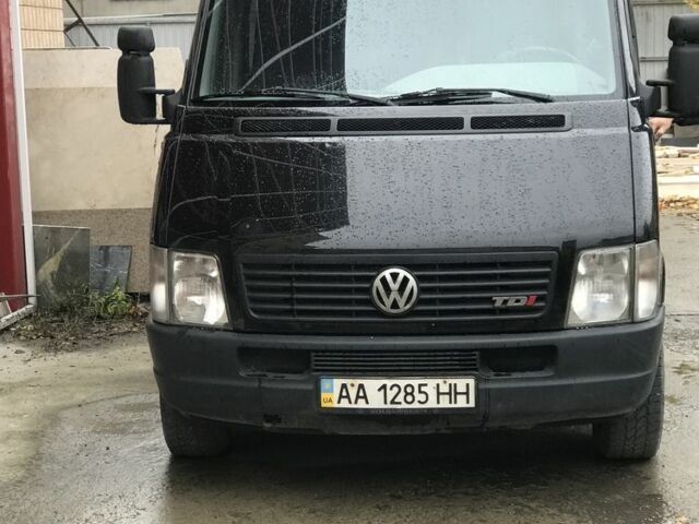 Черный Фольксваген ЛТ, объемом двигателя 2.5 л и пробегом 250 тыс. км за 4200 $, фото 1 на Automoto.ua
