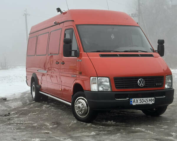 Червоний Фольксваген ЛТ, об'ємом двигуна 2.5 л та пробігом 210 тис. км за 20000 $, фото 1 на Automoto.ua