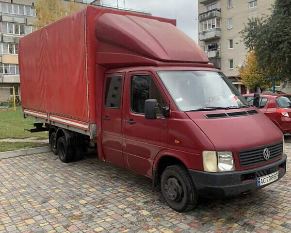 Красный Фольксваген ЛТ, объемом двигателя 2.8 л и пробегом 300 тыс. км за 8500 $, фото 1 на Automoto.ua