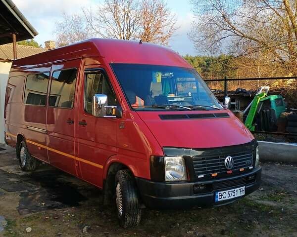 Красный Фольксваген ЛТ, объемом двигателя 2.46 л и пробегом 280 тыс. км за 10800 $, фото 1 на Automoto.ua