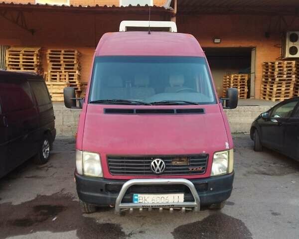 Красный Фольксваген ЛТ, объемом двигателя 2.8 л и пробегом 191 тыс. км за 10000 $, фото 1 на Automoto.ua