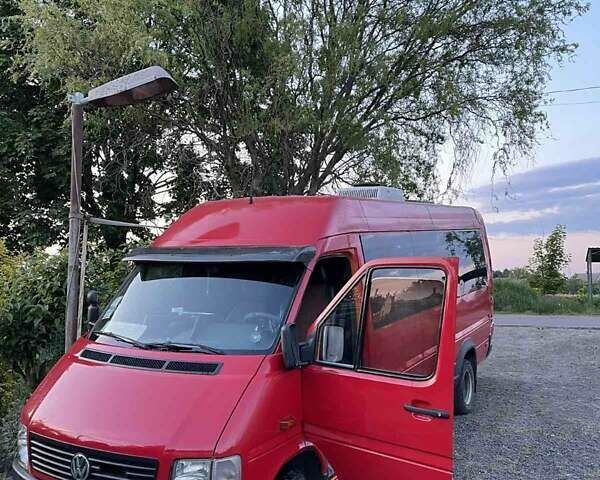 Красный Фольксваген ЛТ, объемом двигателя 2.8 л и пробегом 400 тыс. км за 17500 $, фото 1 на Automoto.ua