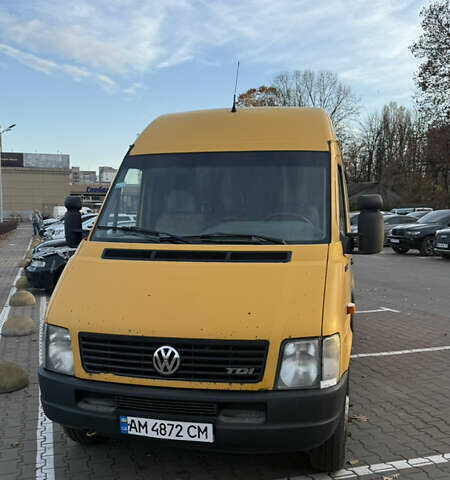 Желтый Фольксваген ЛТ, объемом двигателя 2.46 л и пробегом 521 тыс. км за 9500 $, фото 1 на Automoto.ua