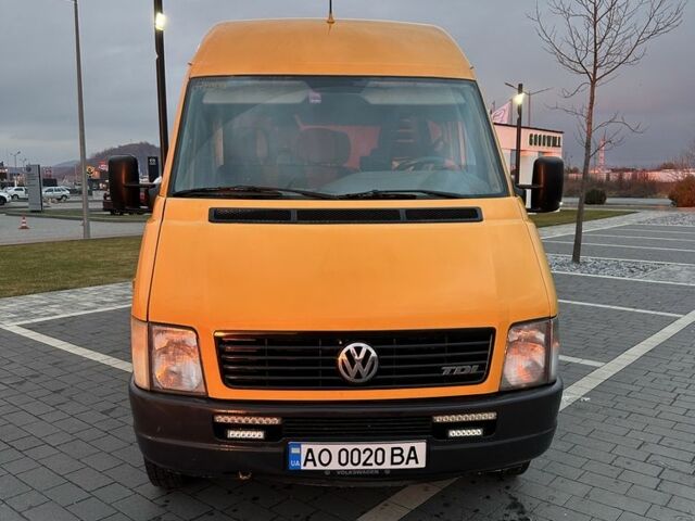 Желтый Фольксваген ЛТ, объемом двигателя 2.5 л и пробегом 443 тыс. км за 10790 $, фото 1 на Automoto.ua