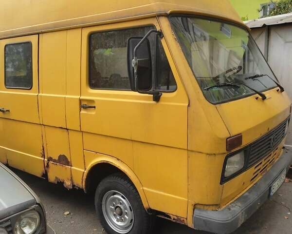 Желтый Фольксваген ЛТ, объемом двигателя 2.38 л и пробегом 3 тыс. км за 1500 $, фото 1 на Automoto.ua