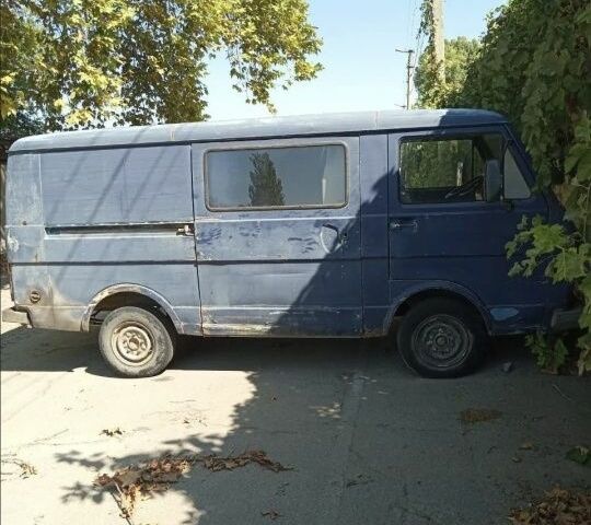 Синий Фольксваген ЛТ, объемом двигателя 2.4 л и пробегом 600 тыс. км за 1600 $, фото 1 на Automoto.ua