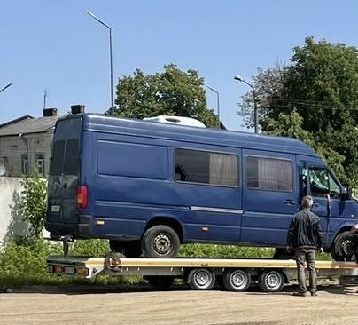 Синий Фольксваген ЛТ, объемом двигателя 2.8 л и пробегом 150 тыс. км за 4000 $, фото 1 на Automoto.ua