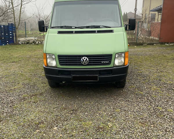 Зеленый Фольксваген ЛТ, объемом двигателя 2.46 л и пробегом 479 тыс. км за 16800 $, фото 1 на Automoto.ua