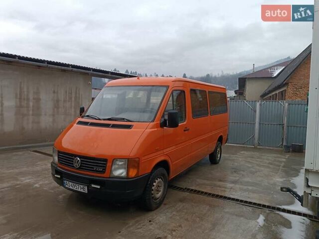 Помаранчевий Фольксваген ЛТ, об'ємом двигуна 2.46 л та пробігом 320 тис. км за 6700 $, фото 1 на Automoto.ua